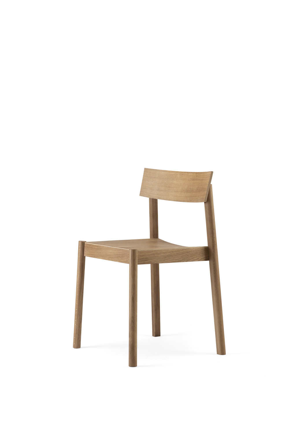 Chaise Citizen avec dossier carré en chêne massif par etc.etc. au design scandinave Chaise Citizen avec dossier carré en chêne massif par etc.etc. au design scandinave