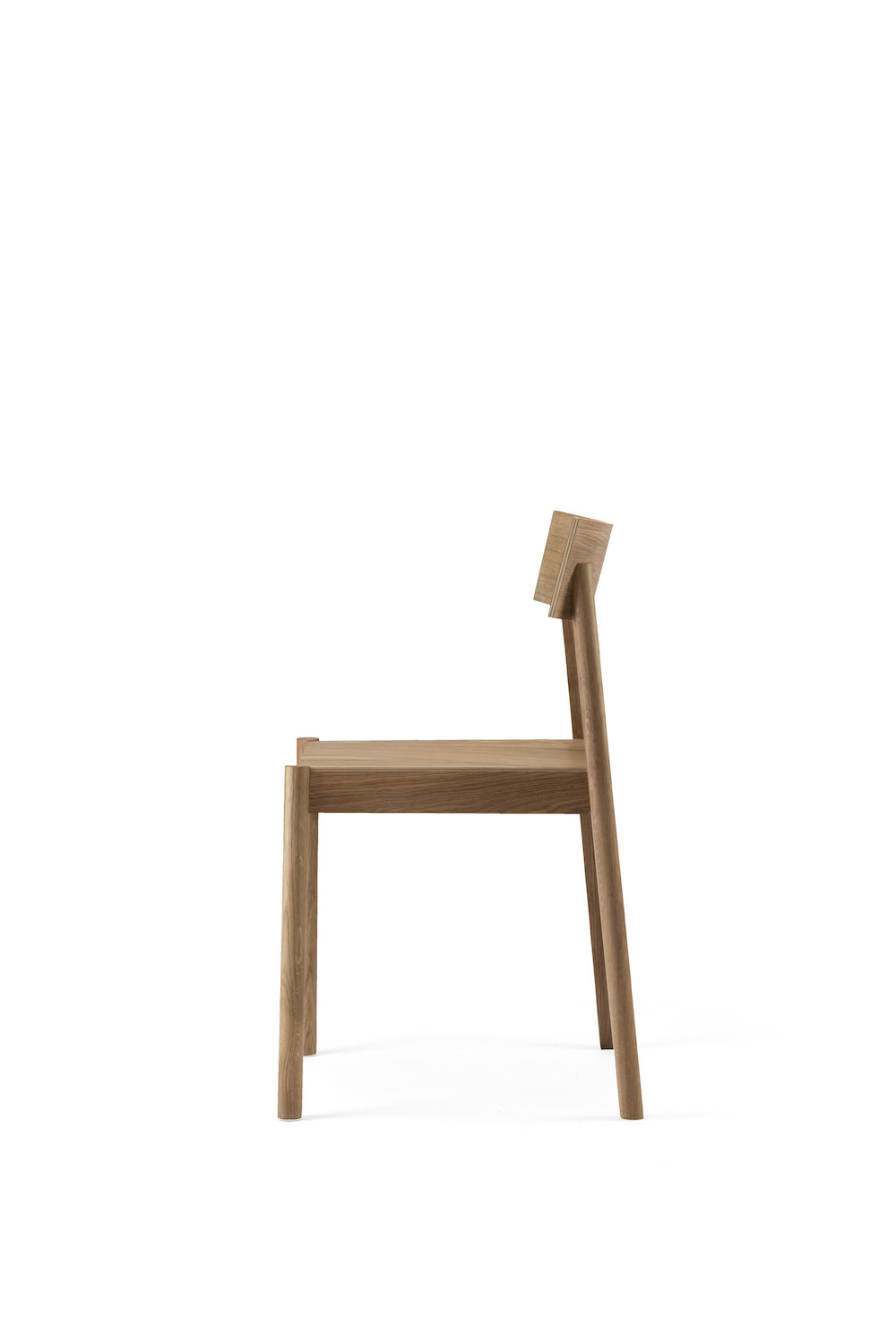 Chaise Citizen avec dossier carré en chêne massif par etc.etc. au design scandinave Chaise Citizen avec dossier carré en chêne massif par etc.etc. au design scandinave