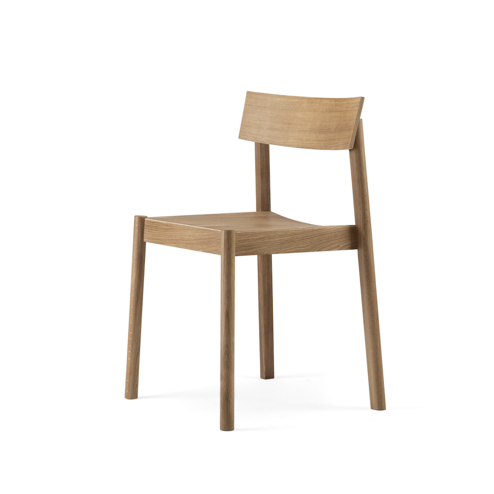 Chaise Citizen avec dossier carré en chêne massif par etc.etc. au design scandinave