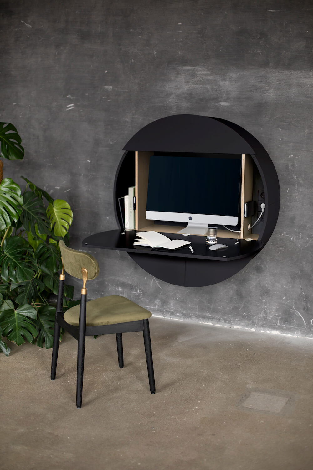 Bureau mural multifonctionnel Cabinet Pill Extra Jaune en bois par Inesa Malafej au design scandinave Bureau mural multifonctionnel Cabinet Pill Extra Jaune en bois par Inesa Malafej au design scandinave