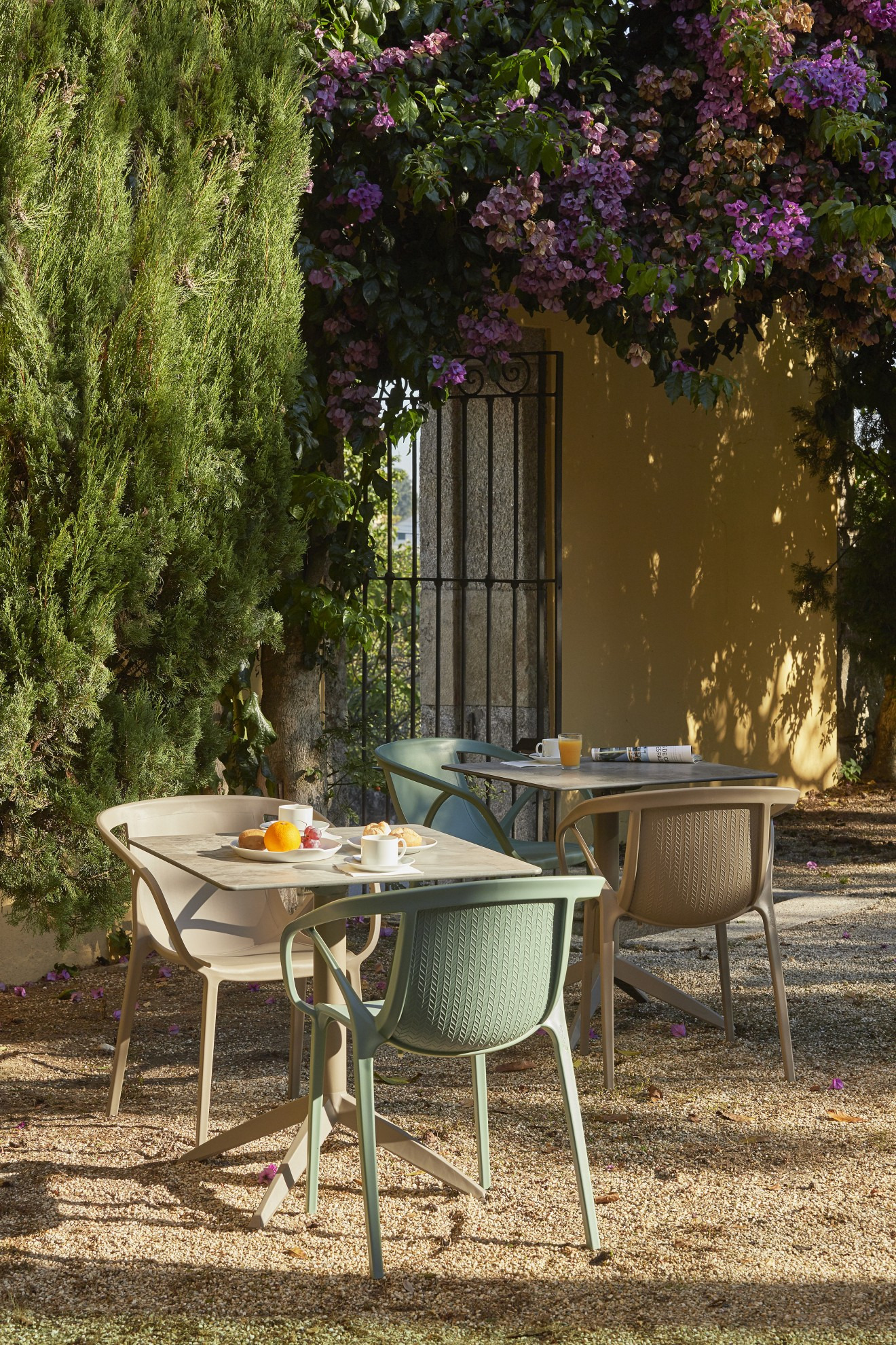 Chaise Hop en polypropylène au design contemporain par Ezpeleta Fournisseur mobilier hôtel restaurant