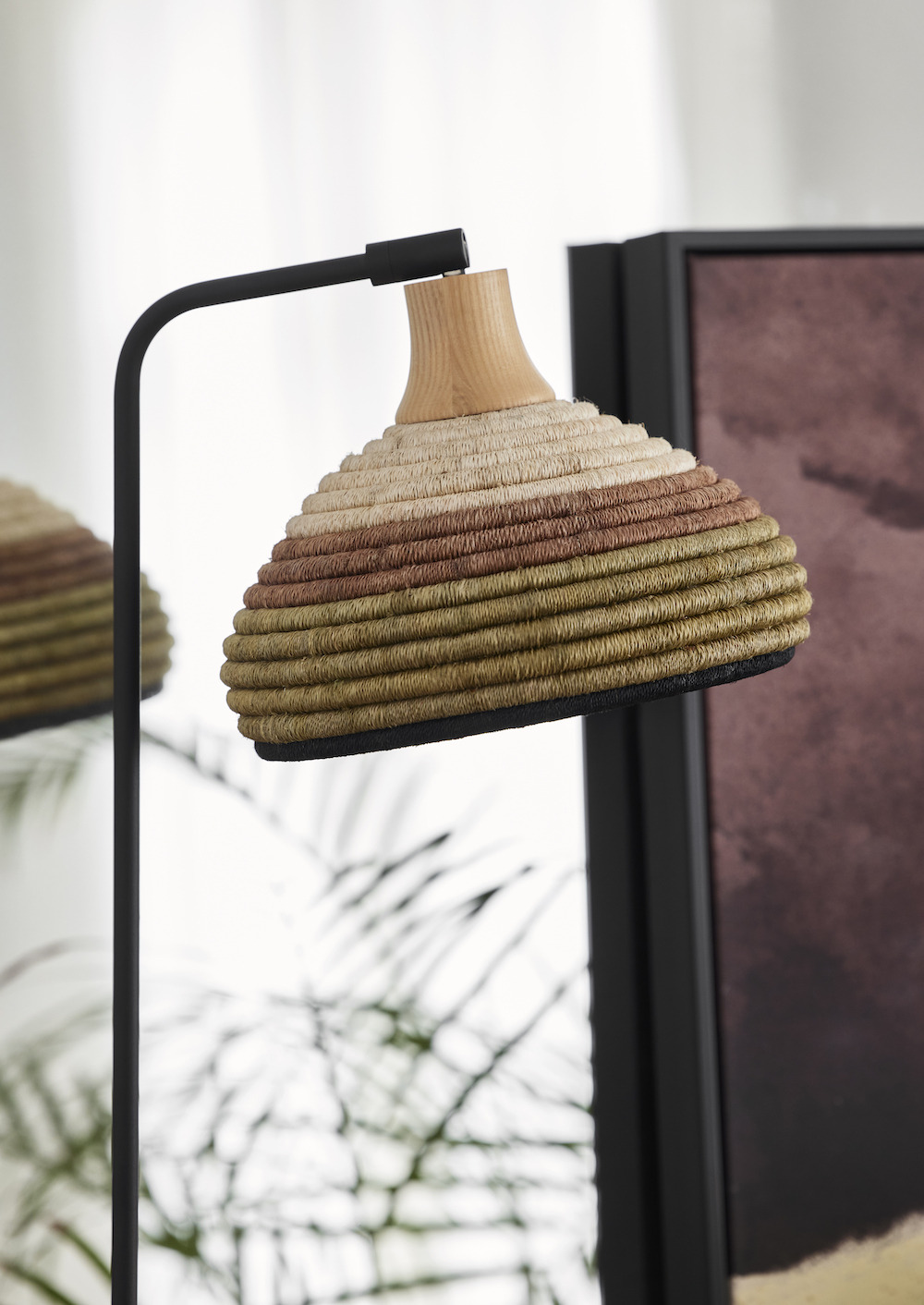Lampe à poser Grass en fibre d’abaca au design naturel par Jette Scheib x Forestier Lampe à poser Grass en fibre d’abaca au design naturel par Jette Scheib x Forestier