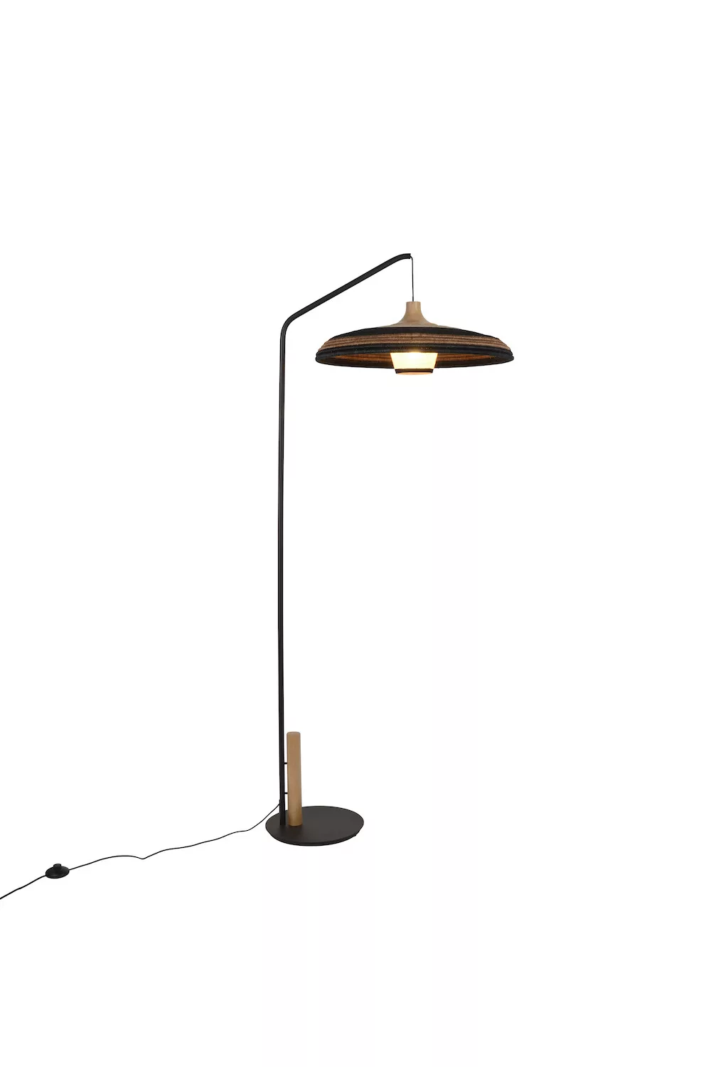 Lampadaire Grass en fibre d’abaca au design naturel par Jette Scheib x Forestier Lampadaire Grass en fibre d’abaca au design naturel par Jette Scheib x Forestier