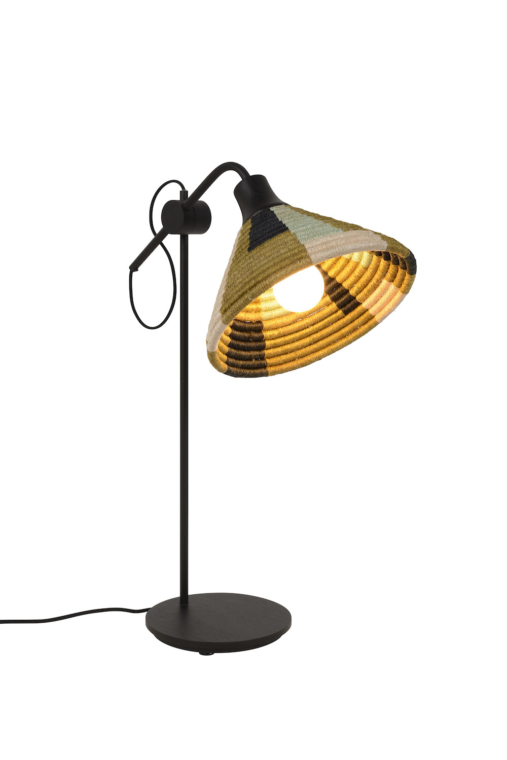 Lampe à poser Parrot en fibre d’abaca au design naturel par Jette Scheib x Forestier Lampe à poser Parrot en fibre d’abaca au design naturel par Jette Scheib x Forestier