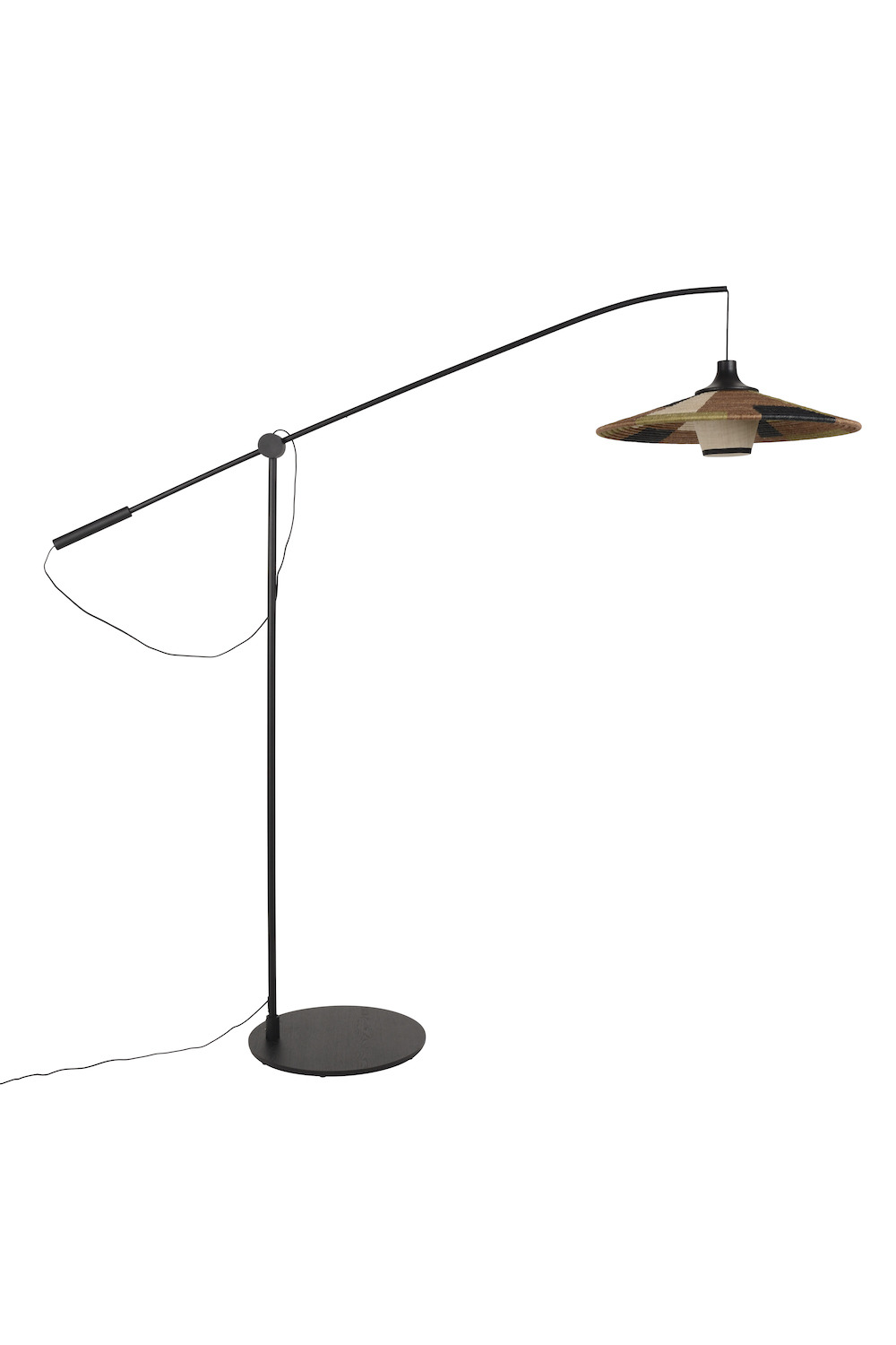 Lampadaire Parrot en fibre d’abaca au design naturel par Jette Scheib x Forestier Lampadaire Parrot en fibre d’abaca au design naturel par Jette Scheib x Forestier