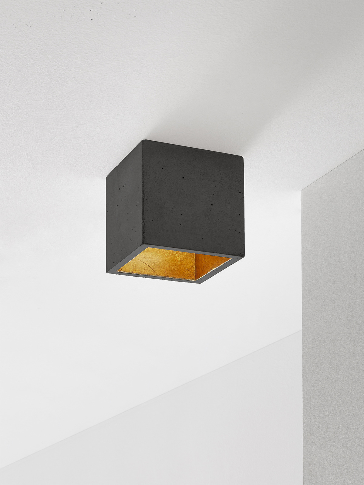 Plafonnier Design B7 Cubic en gris foncé en béton par Stefan Gant x Gant Light Plafonnier Design B7 Cubic en gris foncé en béton par Stefan Gant x Gant Light
