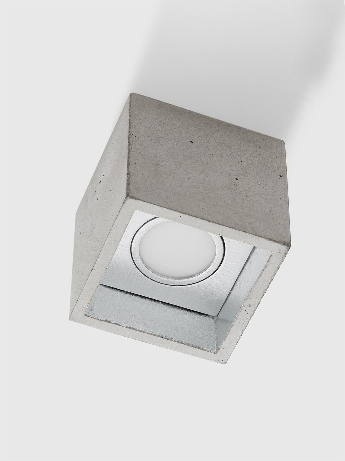 Plafonnier Design B7 Cubic en gris claire en béton par Stefan Gant x Gant Light