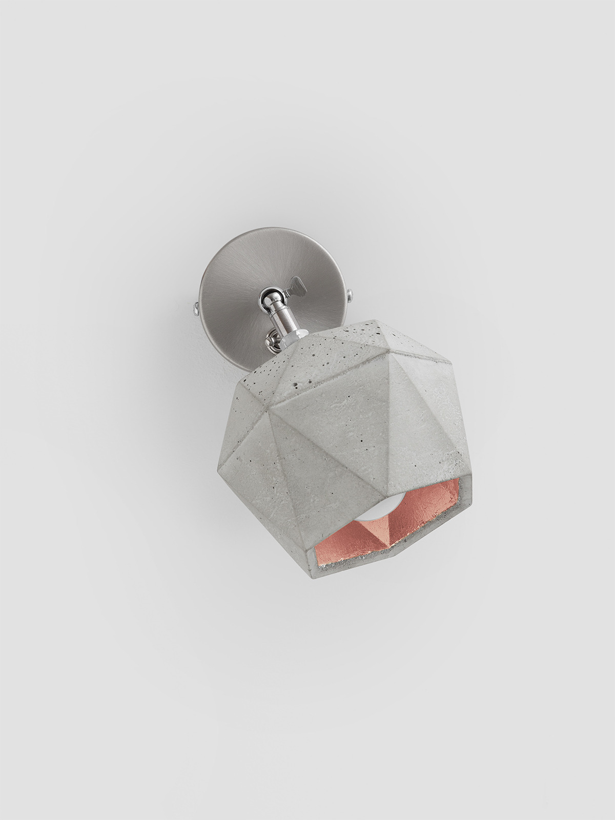 Applique spot Design T2 Triangle en béton par Stefan Gant x Gant light Applique spot Design T2 Triangle en béton par Stefan Gant x Gant light