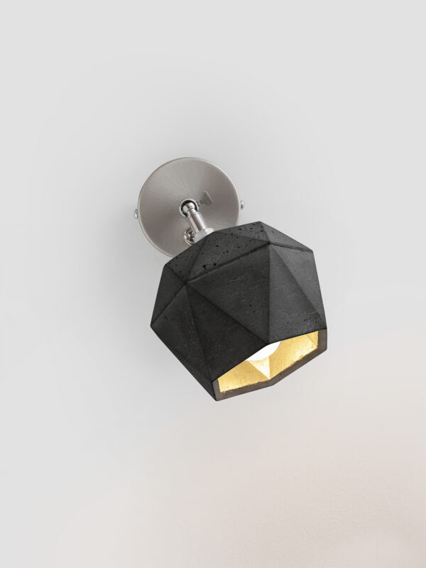 Lampe béton : luminaires en béton brut ou poli Applique spot Design T2 Triangle en béton foncé par Stefan Gant x Gant light
