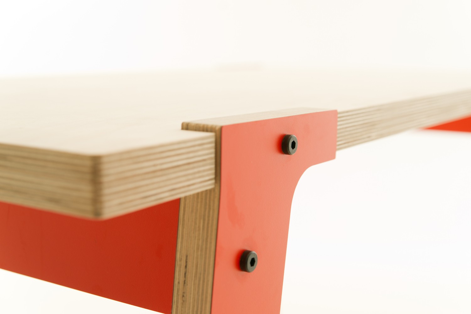 Table Switch M (1m50) en bois au design contemporain Table Switch petite en bois au design contemporain