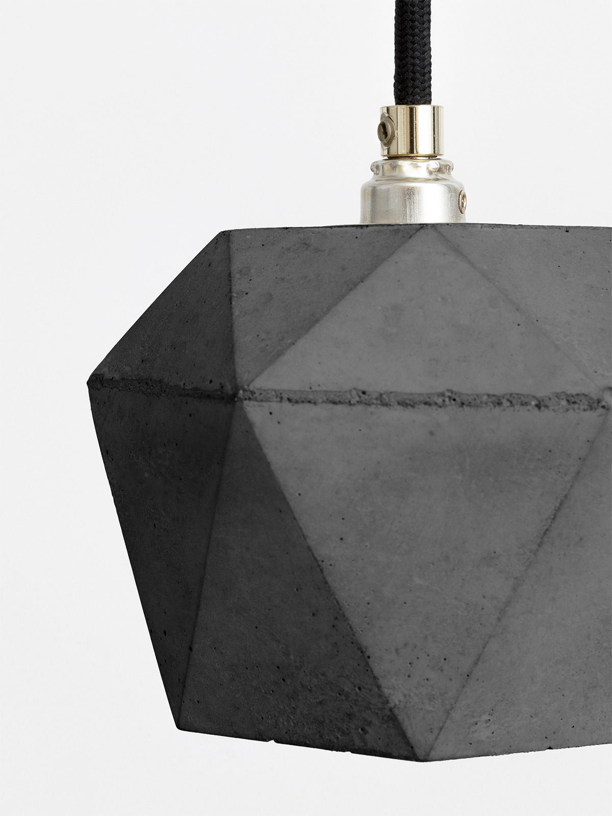Lampe à poser Design T2 Triangle en béton foncé par Stefan Gant x Gant light Lampe à poser Design T2 Triangle en béton foncé par Stefan Gant x Gant light