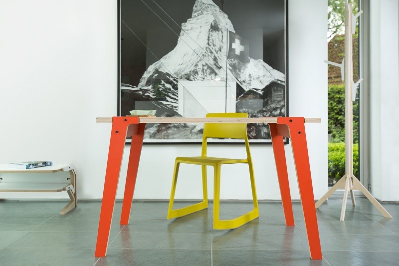 Table Switch S (1m22) en bois au design contemporain Table Switch S en bois au design contemporain