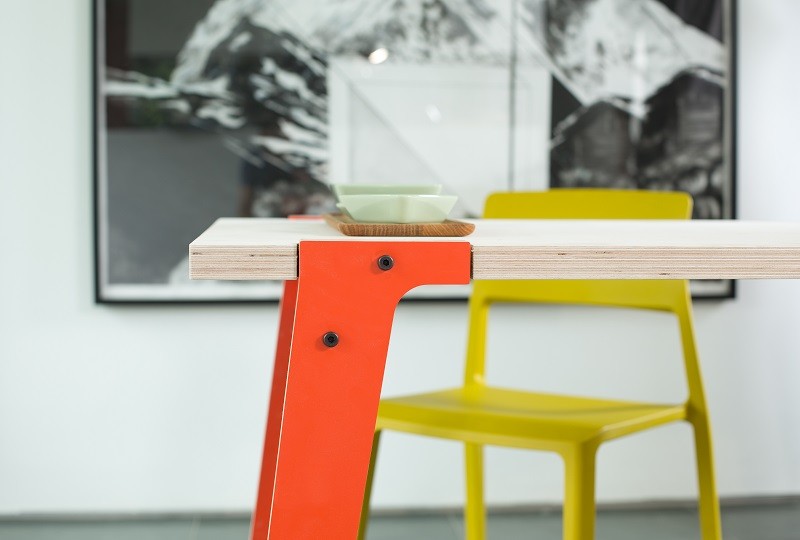 Table Switch S (1m22) en bois au design contemporain Table Switch S en bois au design contemporain