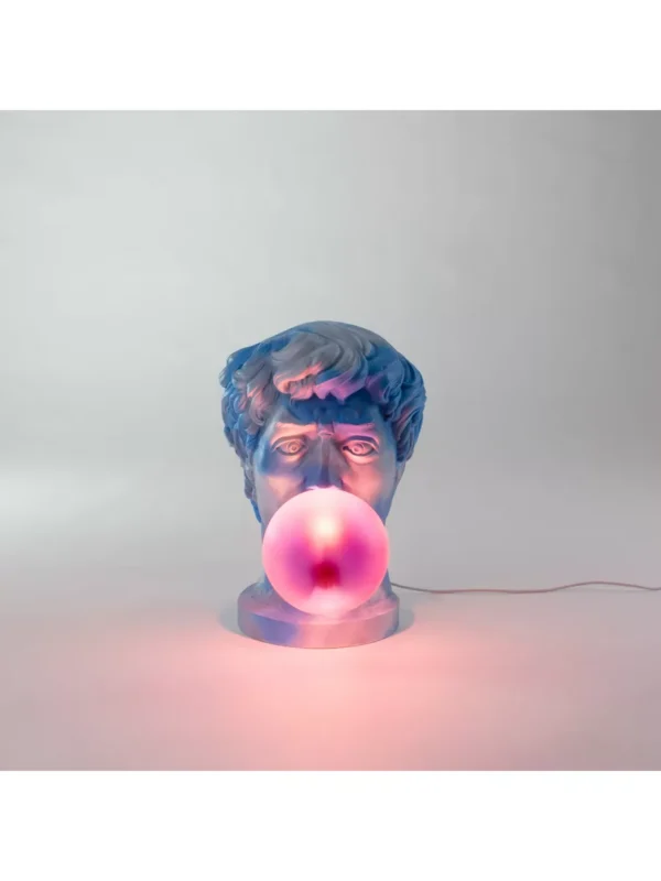 Lampe à poser Wonder Cloud en forme de tête de guerrier en résine blanche par UTO BALMORAL x Seletti