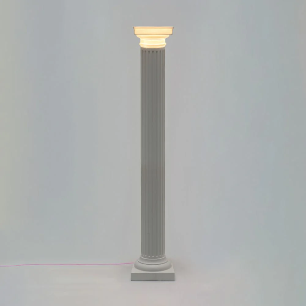 Lampadaire Las Vegas en forme de colonne par Fabio Novembre x Seletti