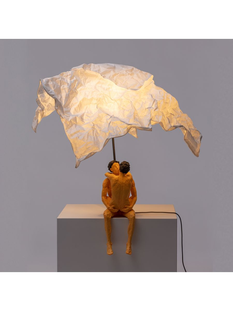 Lampe à poser Love is a verb Max & Roberta en résine par Tatiana Brodatch x Seletti