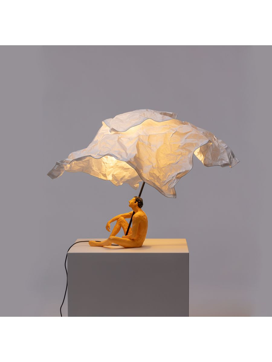 Lampe à poser Love is a verb Robi en résine par Tatiana Brodatch x Seletti Lampe à poser Love is a verb Robi en résine par Tatiana Brodatch x Seletti