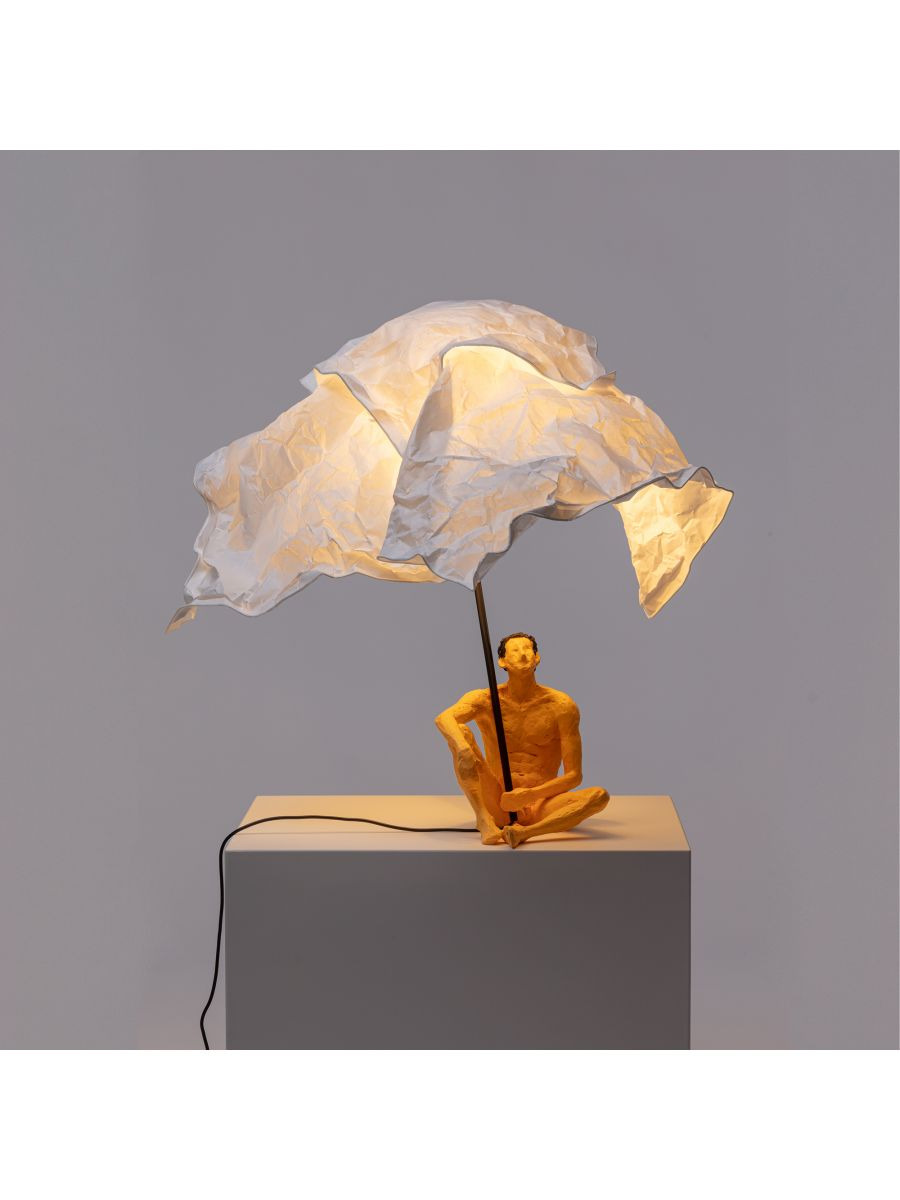 Lampe à poser Love is a verb Robi en résine par Tatiana Brodatch x Seletti