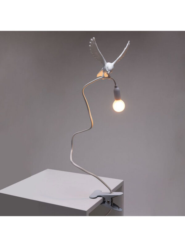Lampe à pince Sparrow Landing en forme d'oiseau en résine par Marcantonio x Seletti
