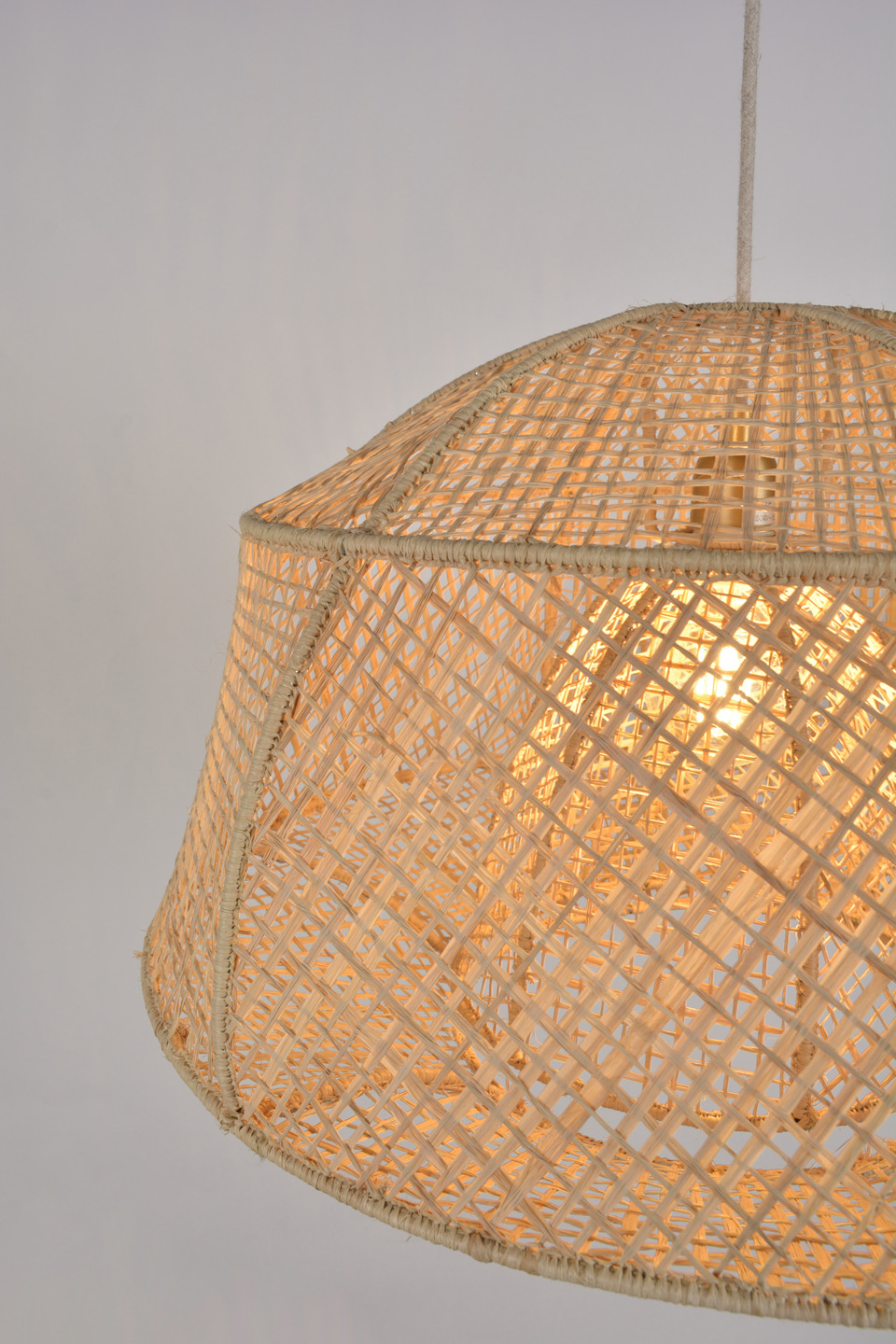 Suspension Odysee en raphia naturel par Market Set Suspension Odysee en raphia naturel par Market Set