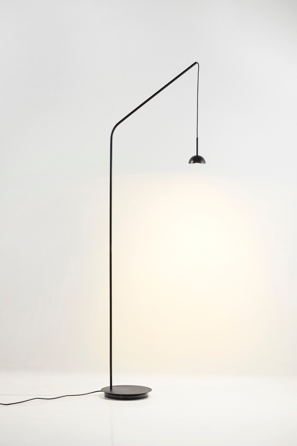 Lampadaire Cupolina LED par Boti de Dominicis Studio x Estiluz