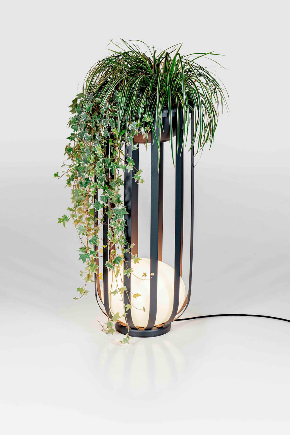 Lampadaire Bols LED par Mermelada estudio x Estiluz Lampadaire Bols LED par Mermelada estudio x Estiluz