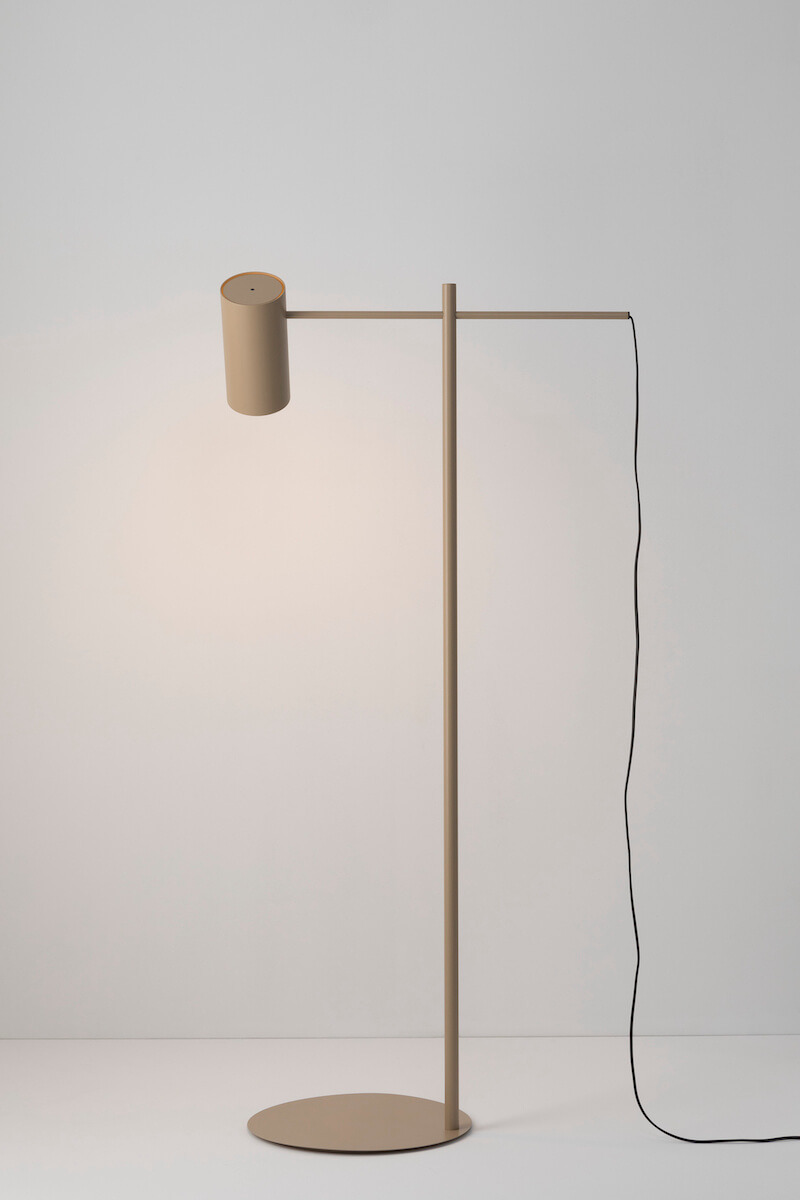 Lampadaire Cyls en métal par Mermelada Estudio x Estiluz