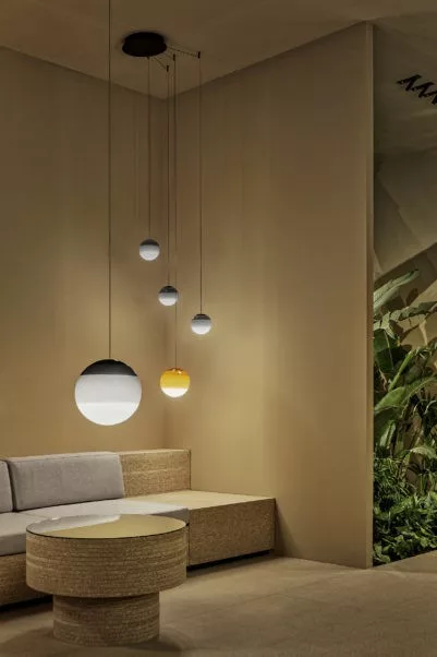 Suspension Dipping Light Ø40cm en verre soufflé par Jordi Canudas - Marset Suspension Dipping Light Ø40cm en verre soufflé par Jordi Canudas - Marset