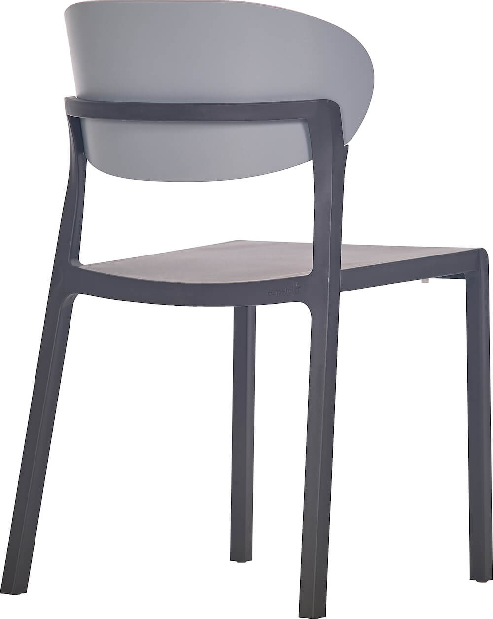 Chaise Bake en polypropylène au design contemporain par Ezpeleta Chaise Bake en polypropylène au design contemporain par Ezpeleta