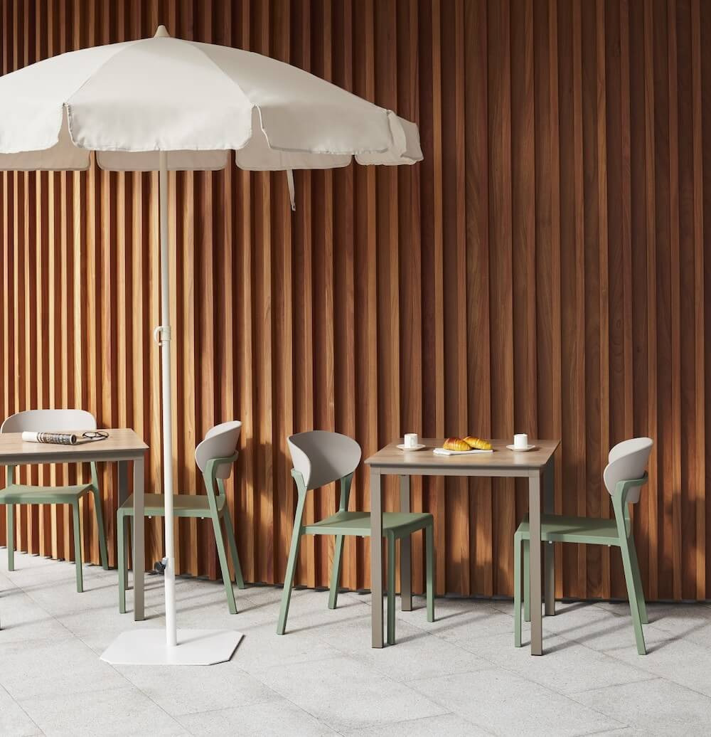 Chaise Bake en polypropylène au design contemporain par Ezpeleta Chaise Bake en polypropylène au design contemporain par Ezpeleta