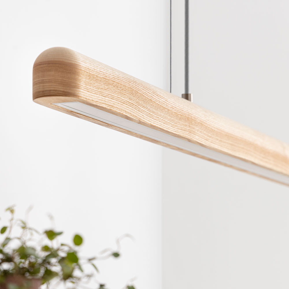 Suspension Nyx LED en bois au design scandinave par IUMI Design Suspension Nyx LED en bois au design scandinave par IUMI Design