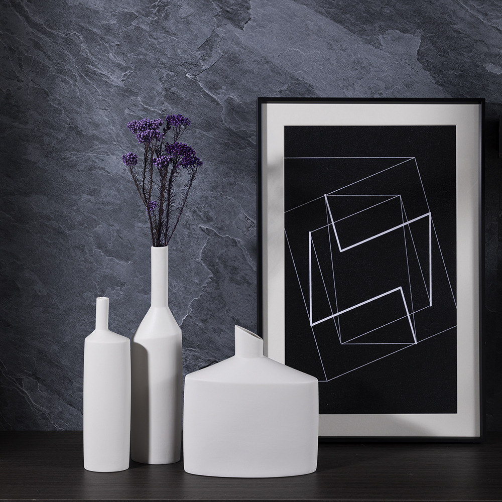 Zoom sur le vase en céramique : un intemporel déco Vase design Bologna E en céramique au design vintage par Pavao Studio