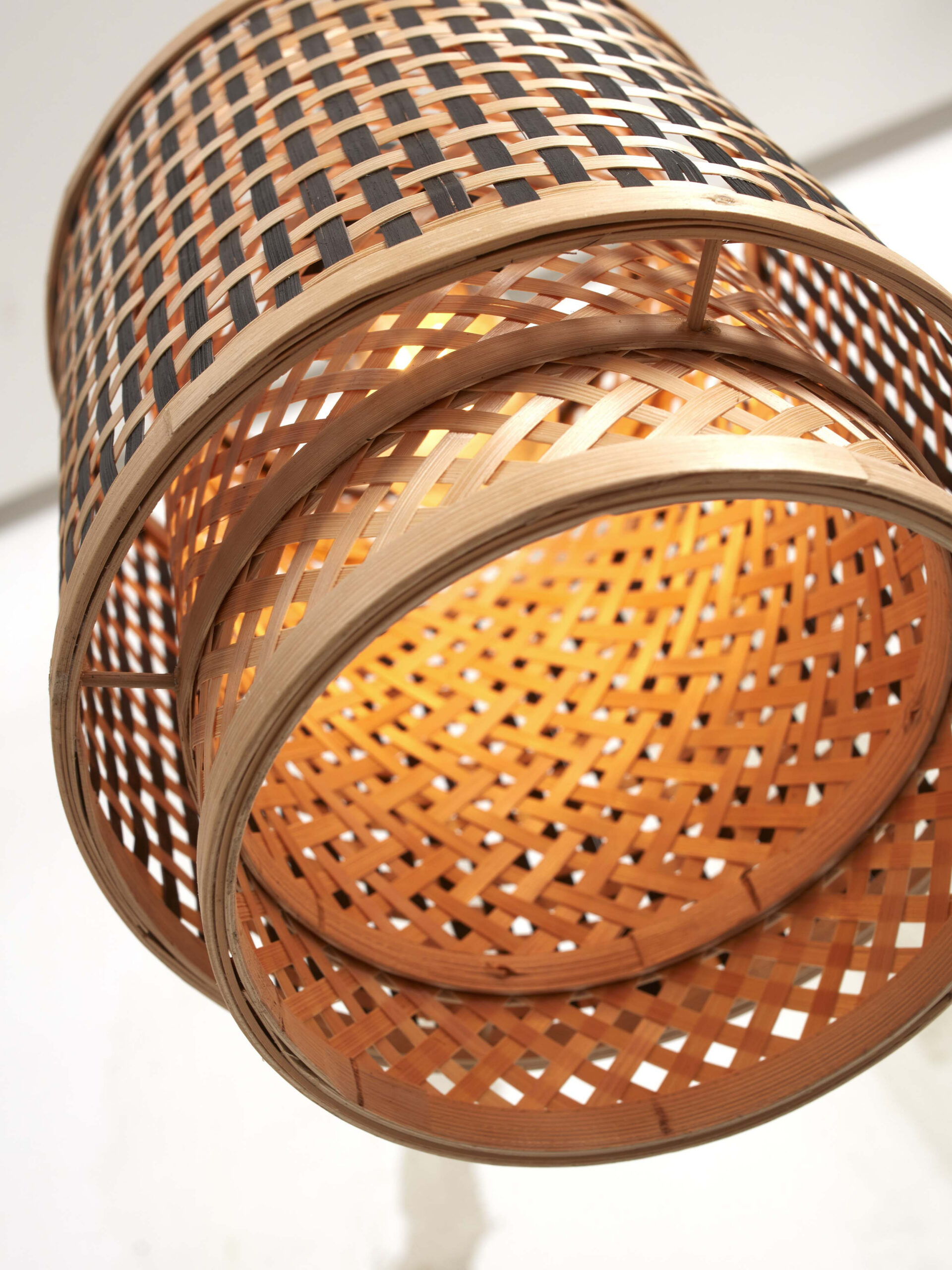 Suspension Bhutan avec abat-jour en Bambou naturel au design naturel par Good & Mojo
