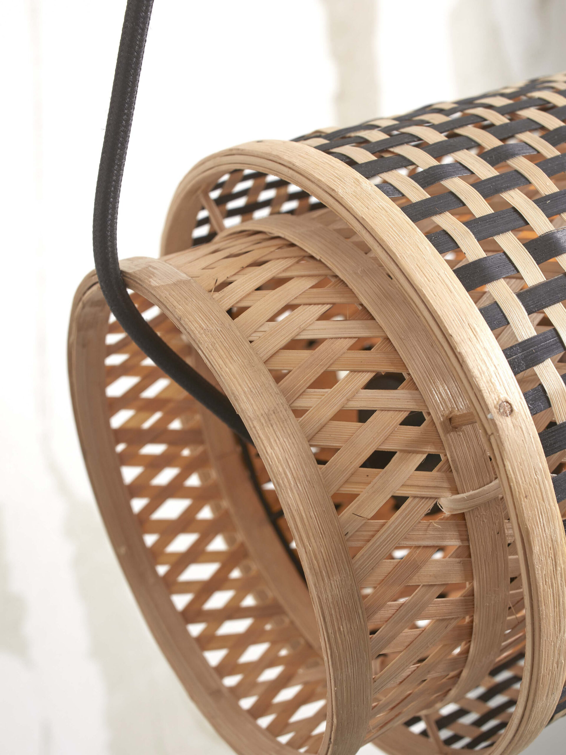 Suspension Bhutan L avec abat-jour en Bambou naturel au design naturel par Good & Mojo Suspension Bhutan L avec abat-jour en Bambou naturel au design naturel par Good & Mojo
