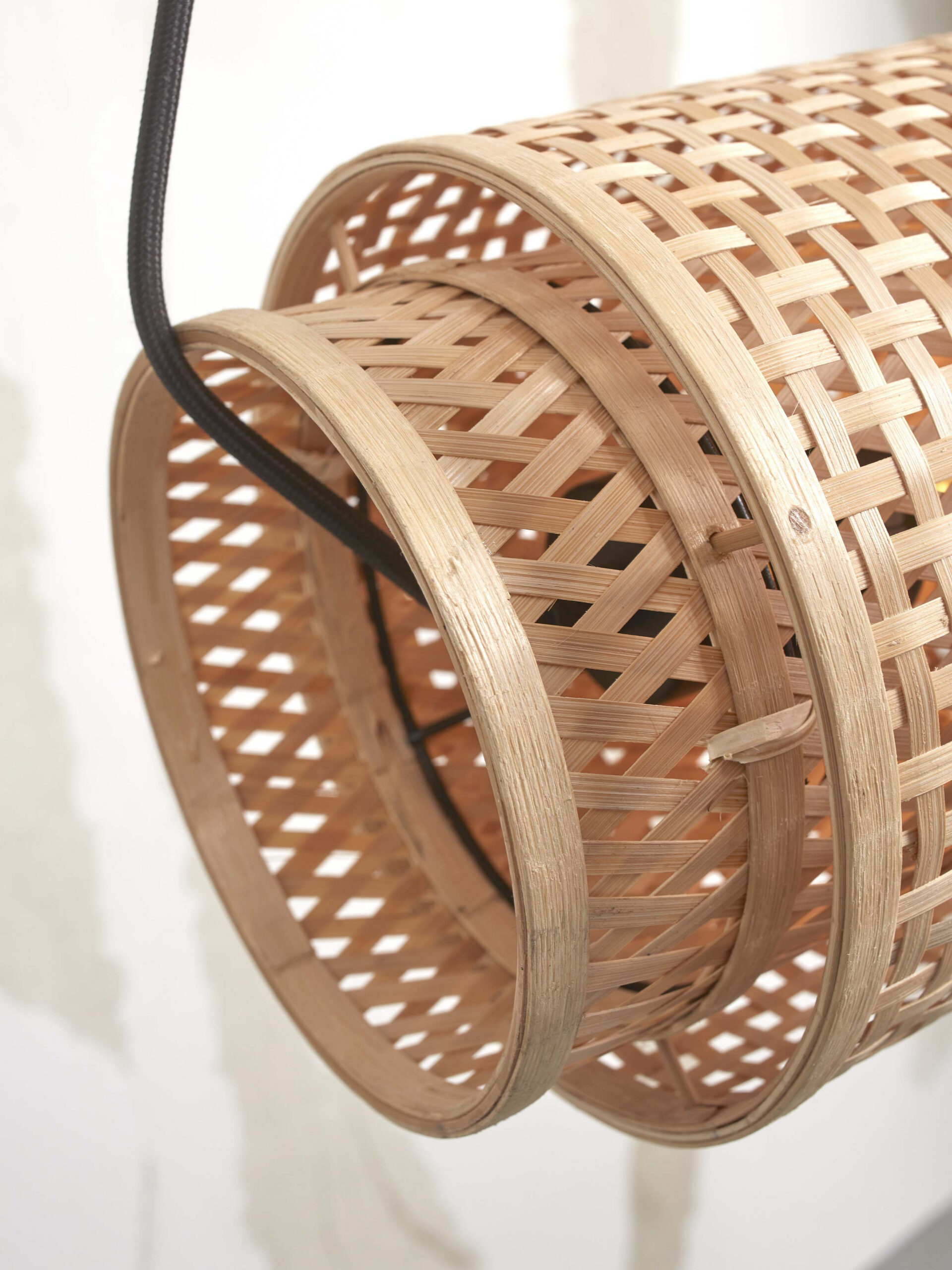Suspension Bhutan L avec abat-jour en Bambou naturel au design naturel par Good & Mojo Suspension Bhutan L avec abat-jour en Bambou naturel au design naturel par Good & Mojo