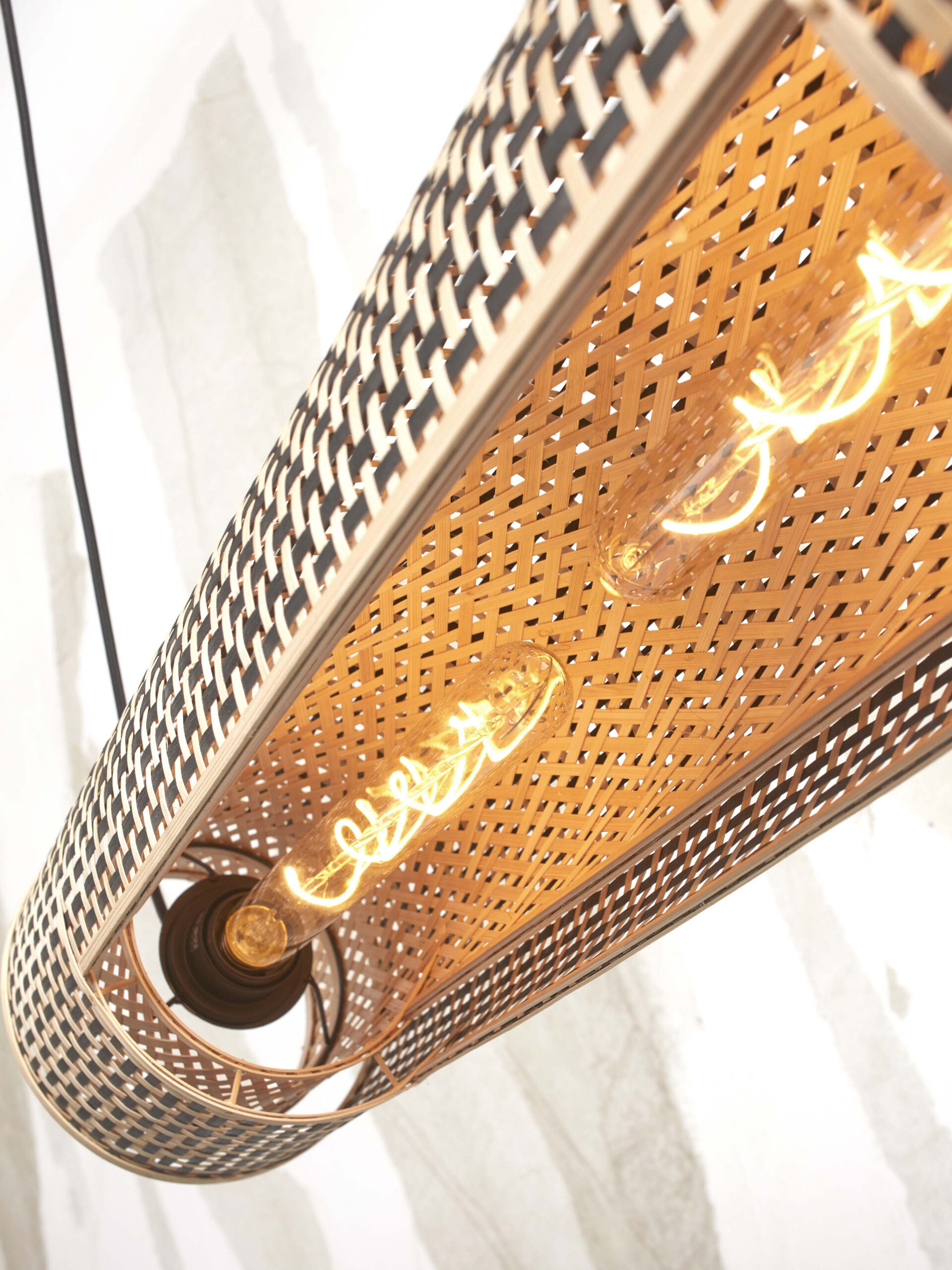 Suspension Bhutan L avec abat-jour en Bambou naturel au design naturel par Good & Mojo Suspension Bhutan L avec abat-jour en Bambou naturel au design naturel par Good & Mojo