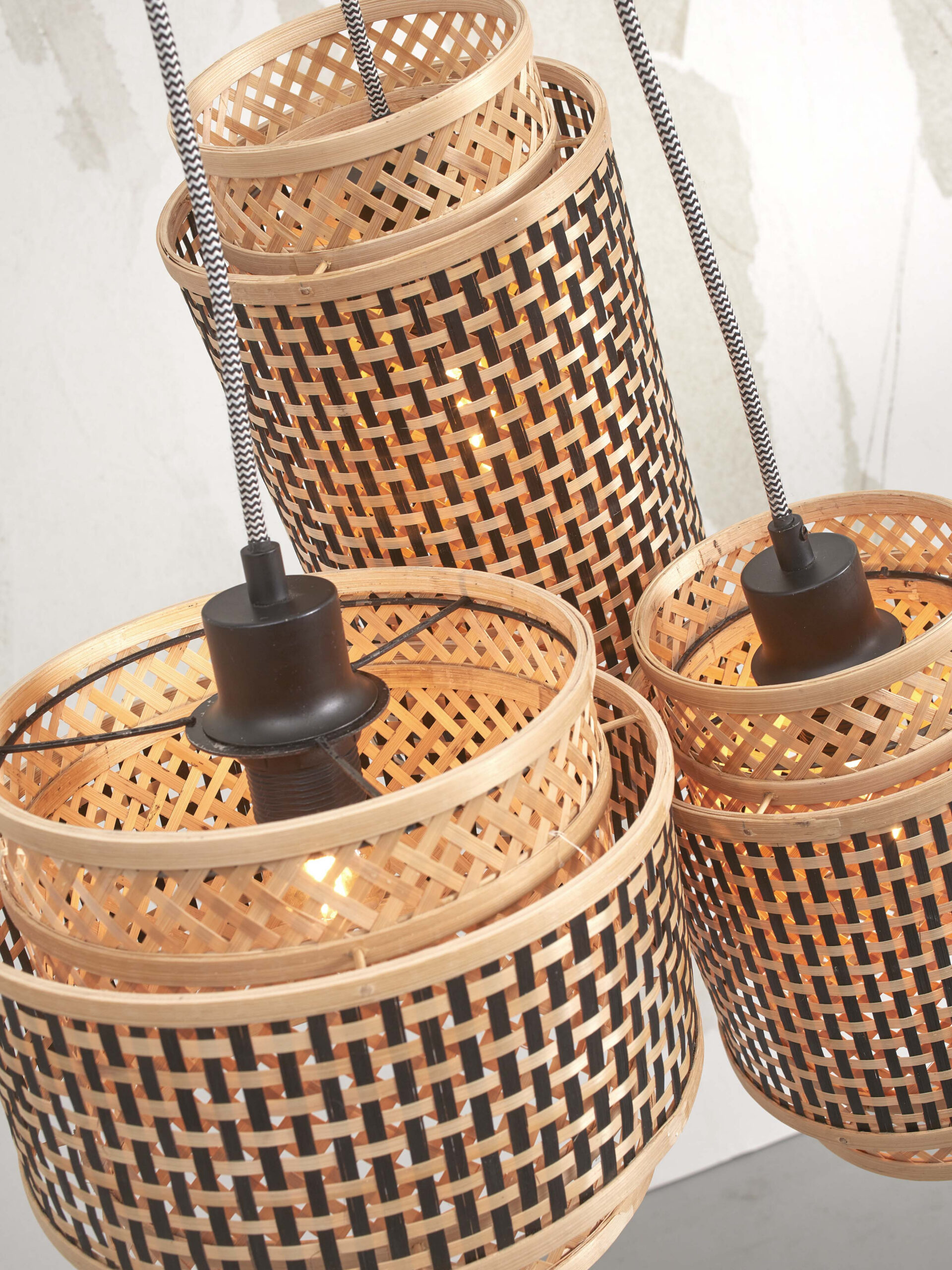 Suspension bouquet Bhutan 3 lampes avec abat-jour en Bambou naturel au design naturel par Good & Mojo