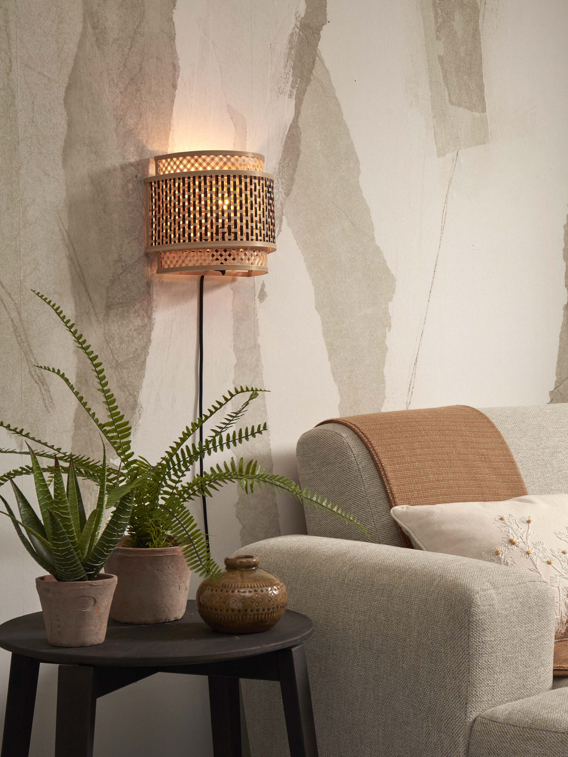 Applique Bhutan avec abat-jour en Bambou naturel au design naturel par Good & Mojo