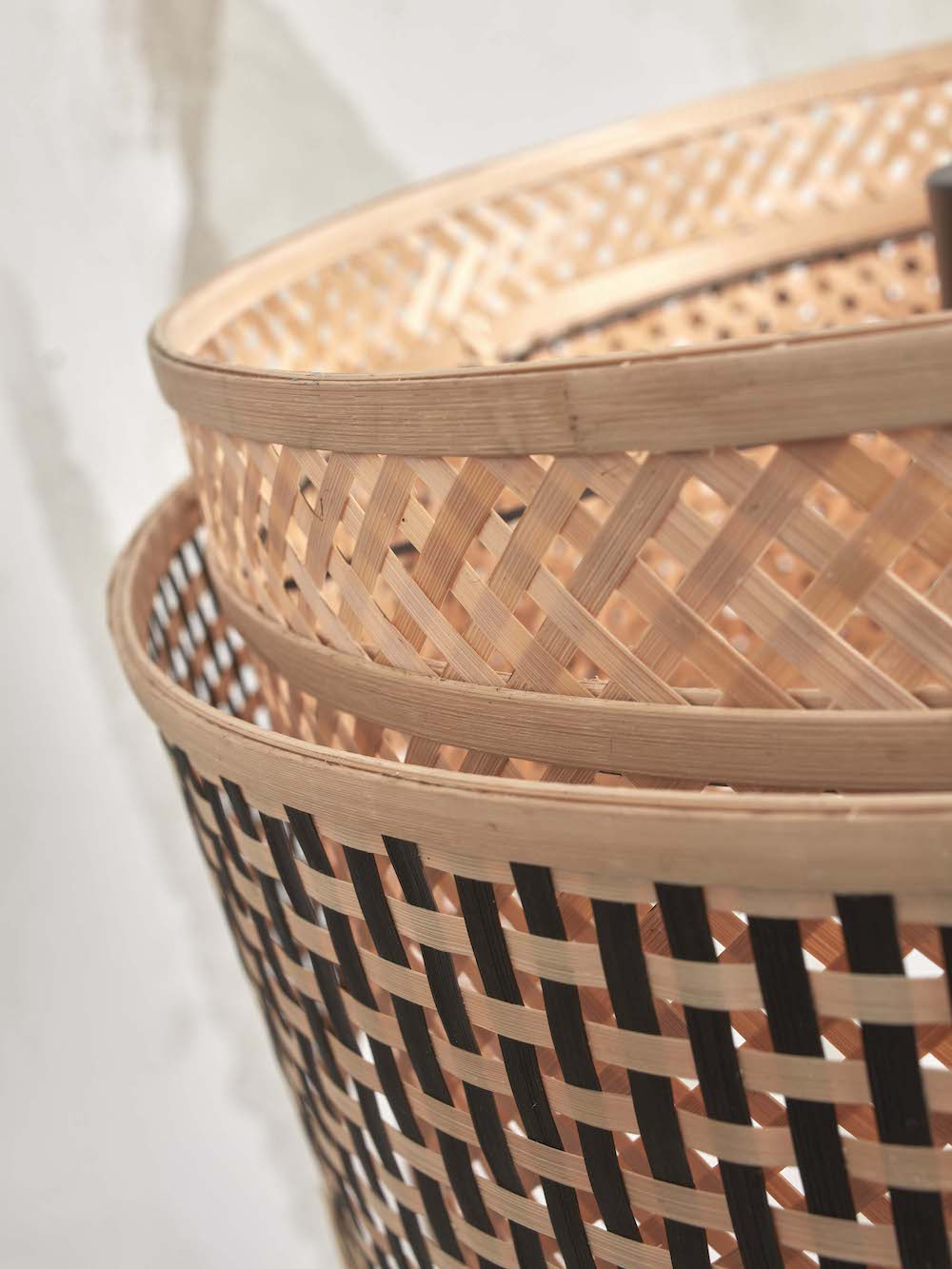 Lampe à poser Bhutan avec abat-jour en Bambou naturel au design naturel par Good & Mojo Lampe à poser Bhutan avec abat-jour en Bambou naturel au design naturel par Good & Mojo