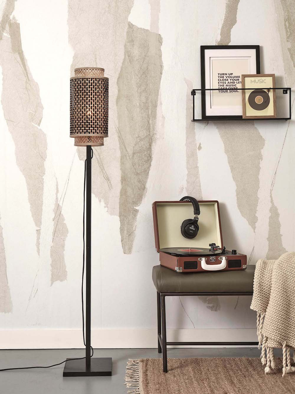 Lampadaire Bhutan avec abat-jour en Bambou naturel au design naturel par Good & Mojo Lampadaire Bhutan avec abat-jour en Bambou naturel au design naturel par Good & Mojo