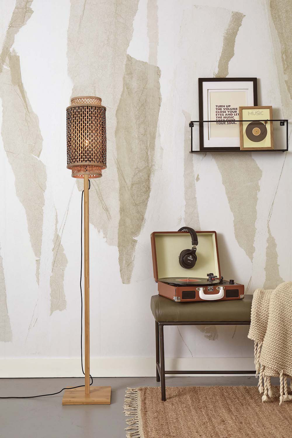Lampadaire Bhutan avec abat-jour en Bambou naturel au design naturel par Good & Mojo Lampadaire Bhutan avec abat-jour en Bambou naturel au design naturel par Good & Mojo