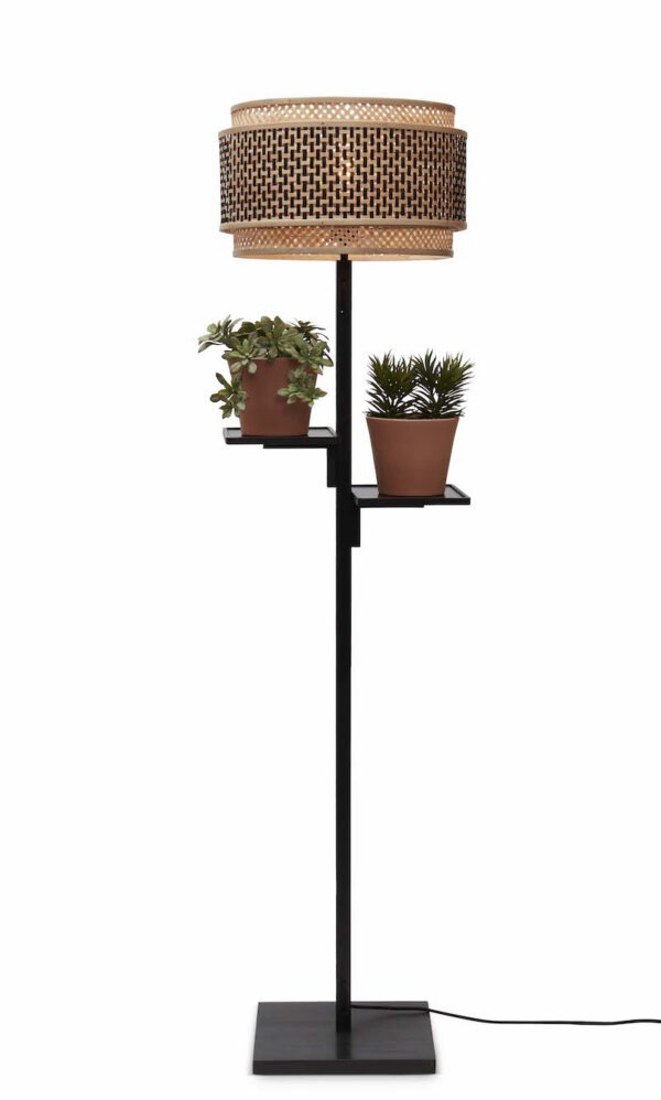 Lampadaire Bhutan avec tablettes et abat-jour en Bambou naturel au design naturel par Good & Mojo