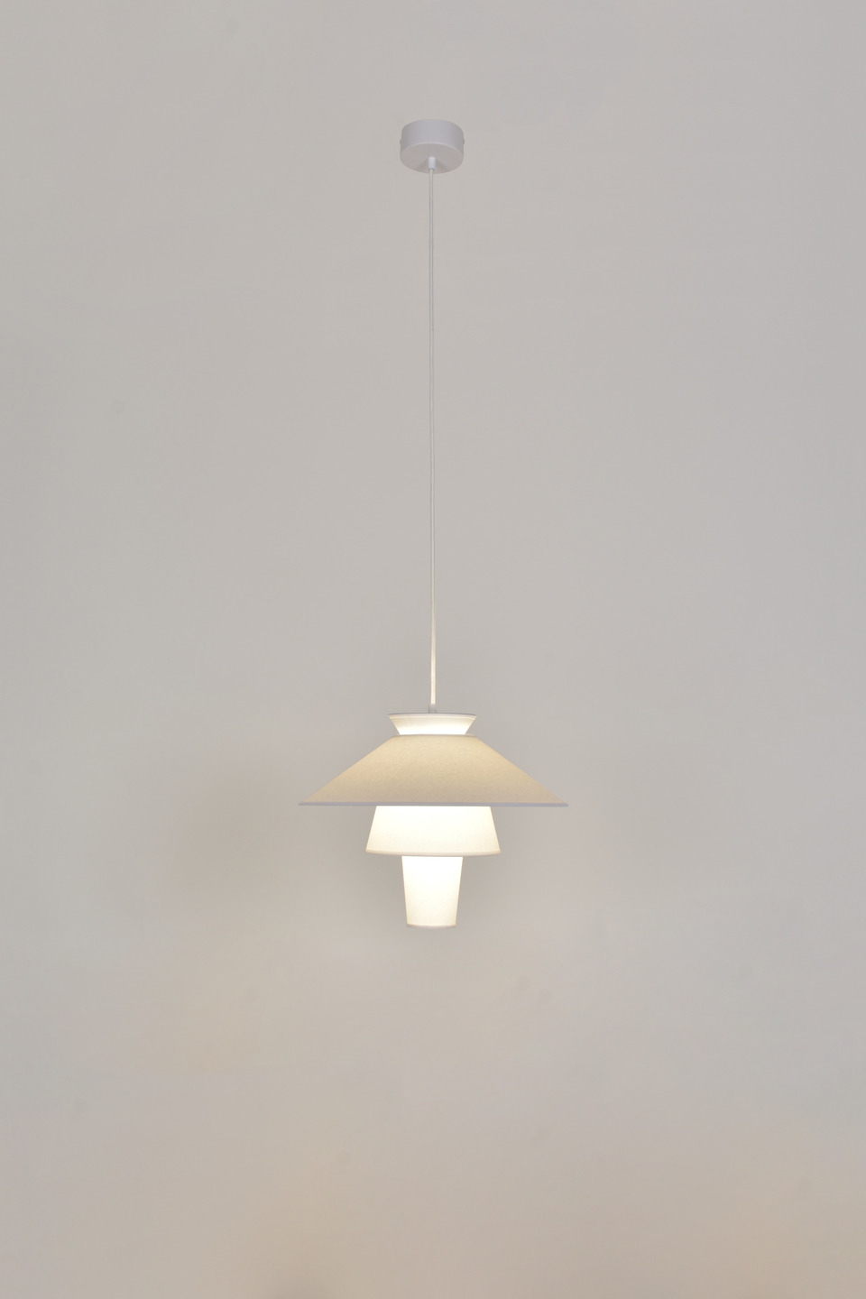 Suspension Ruche en papier murano par Christian Ghion x Market Set Suspension Ruche en papier murano par Christian Ghion x Market Set