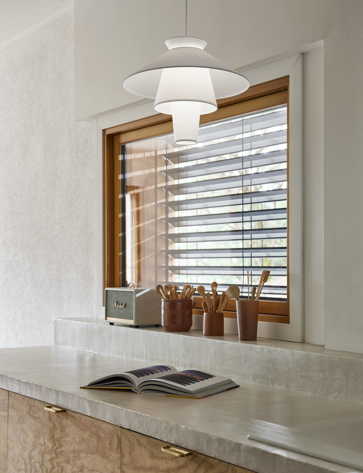 Suspension Ruche en papier murano par Christian Ghion x Market Set Suspension Ruche en papier murano par Christian Ghion x Market Set
