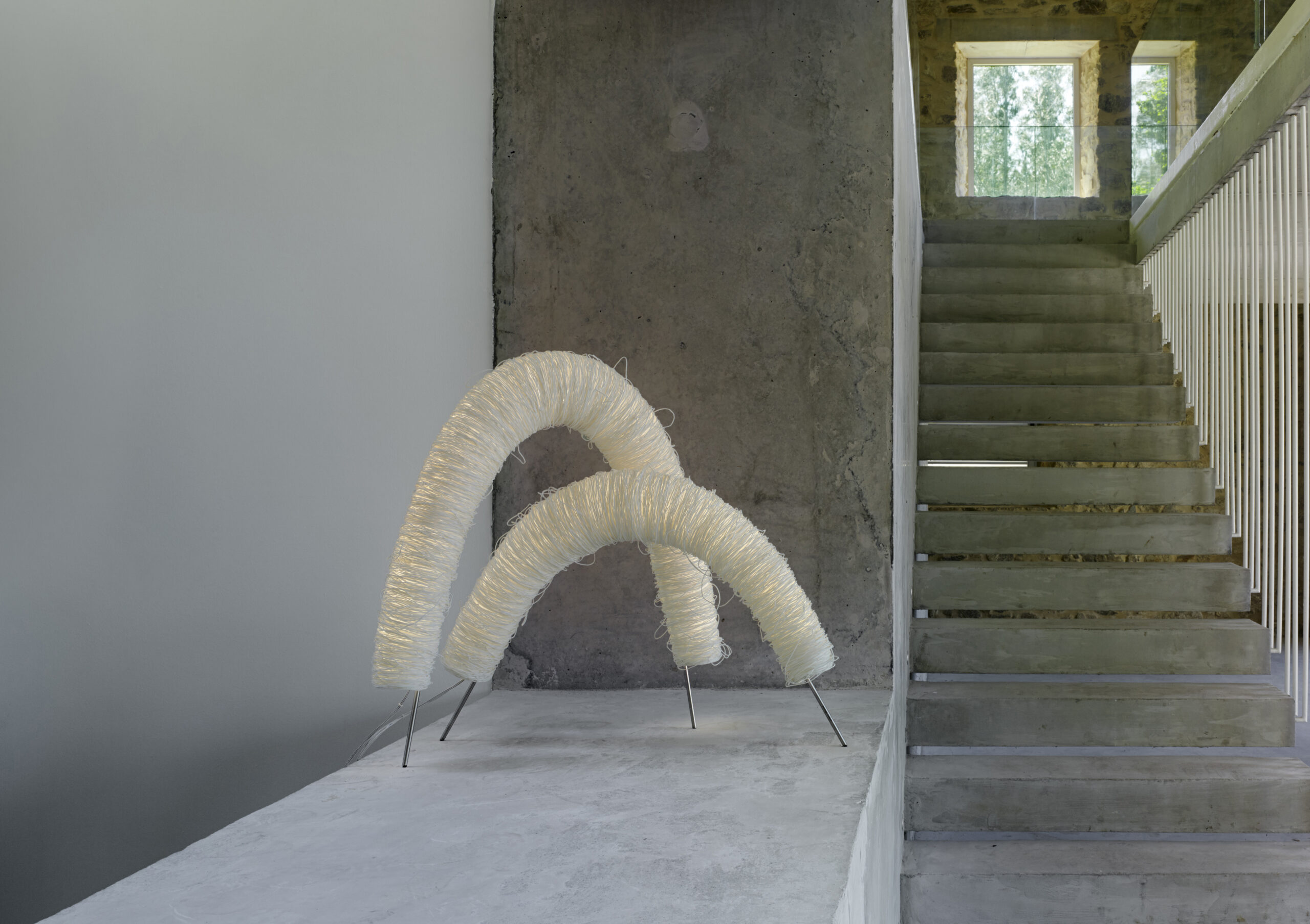 Lampe à poser Arc par Arturo Álvarez x A emotional Light