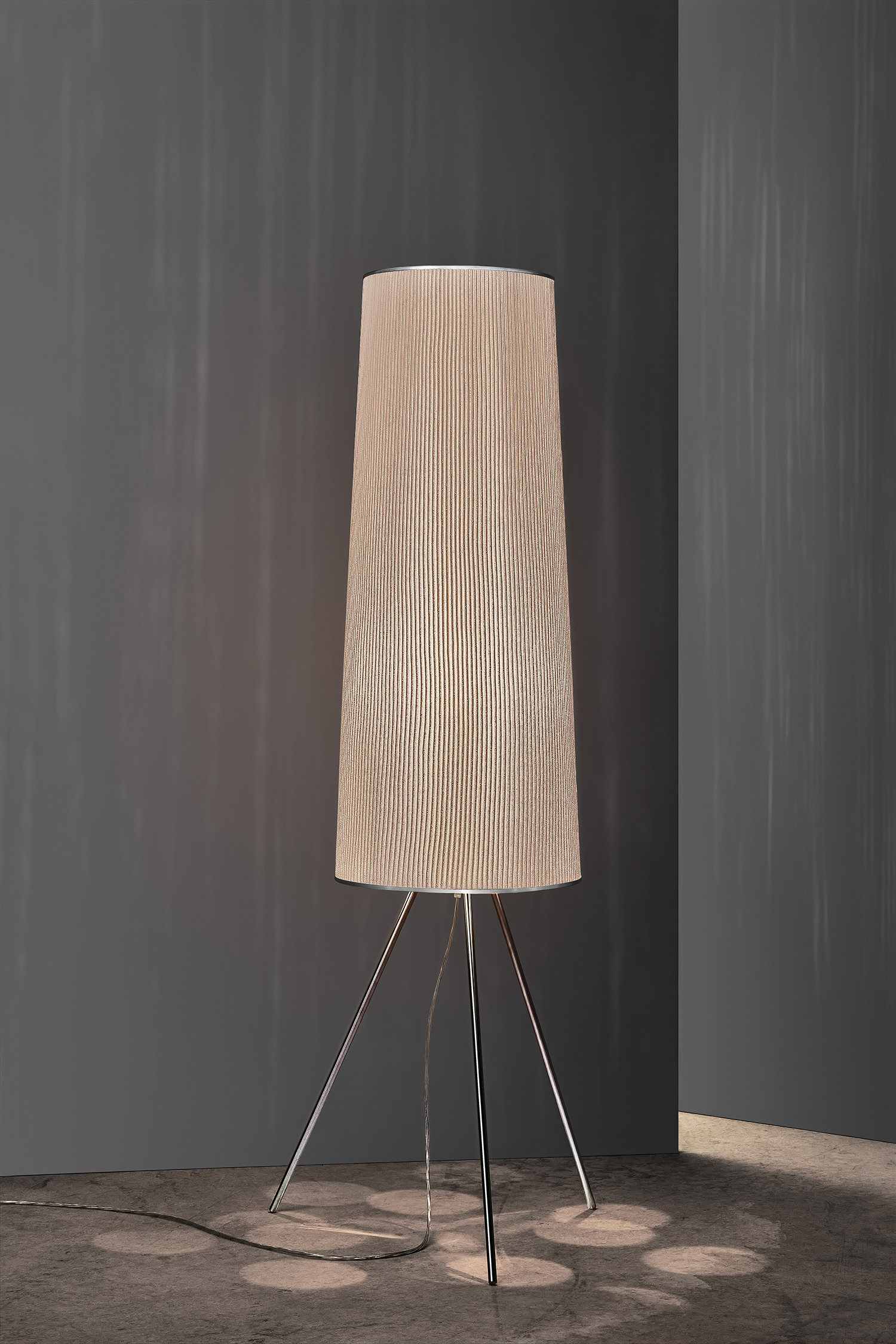 Lampadaire Ura medium par Arturo Álvarez x A-emotional Light