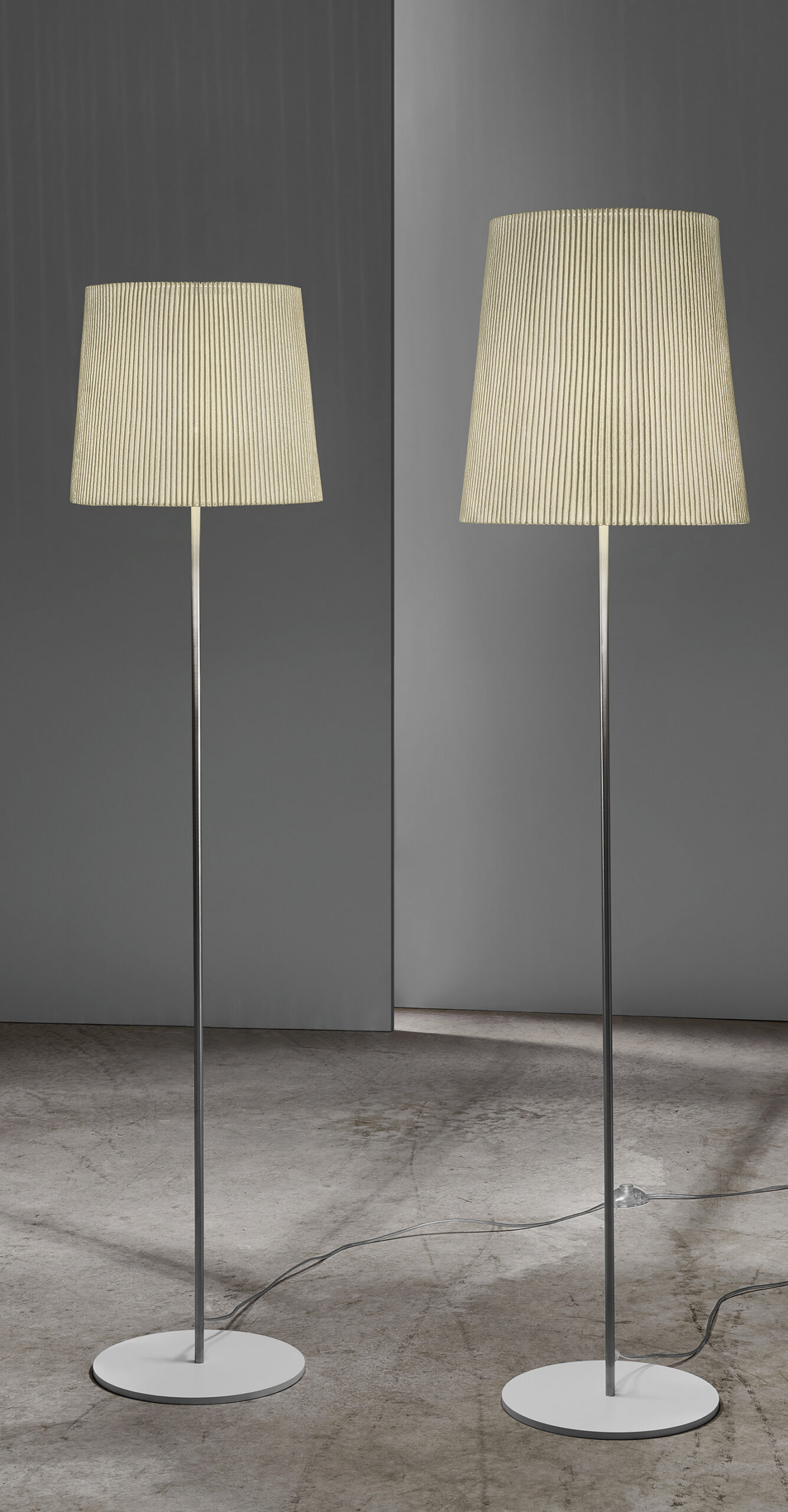 Lampadaire Virginia par Arturo Álvarez x A-emotional Light Lampadaire Virginia par Arturo Álvarez x A-emotional Light