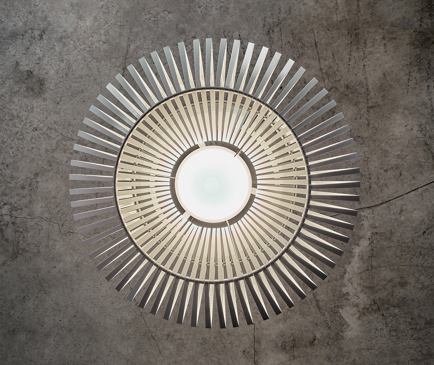 Lampadaire V par Héctor Serrano x A-emotional Light
