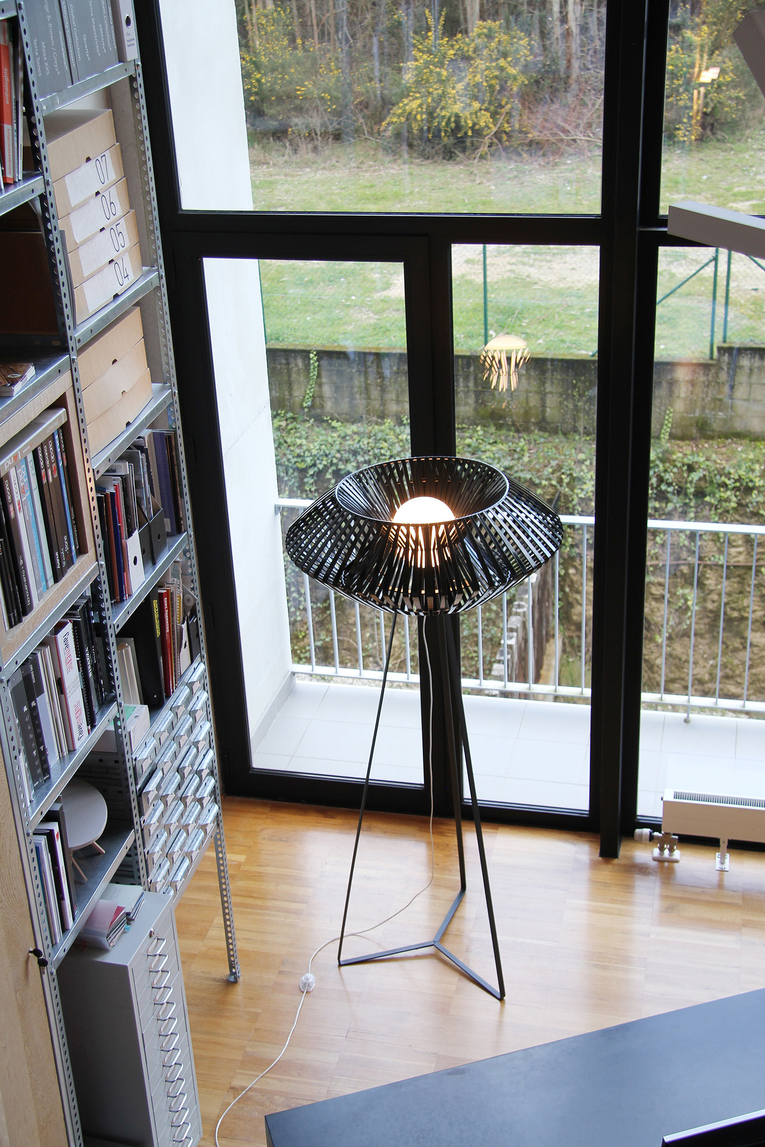 Lampadaire V par Héctor Serrano x A-emotional Light