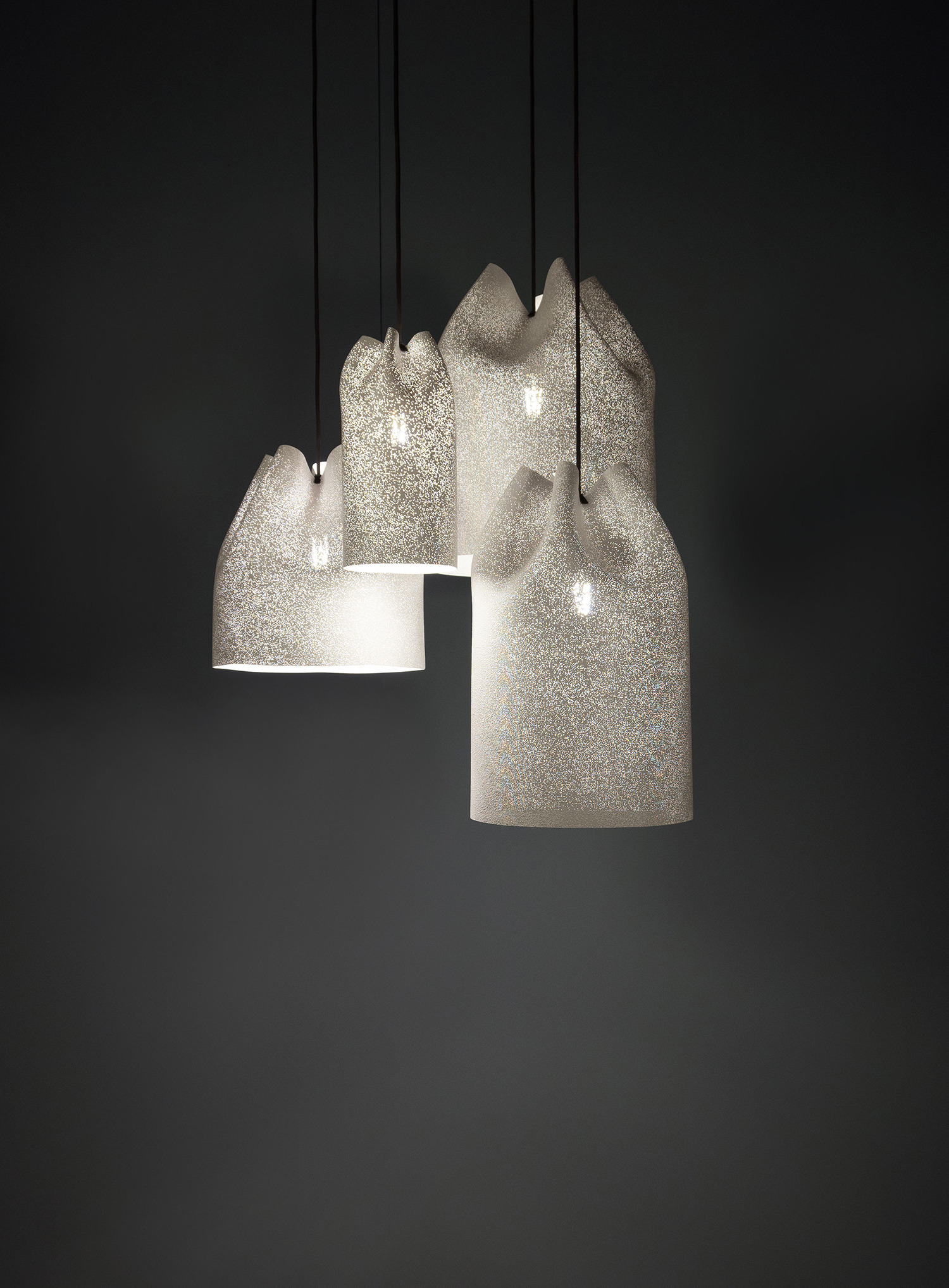 Suspension Agasallo par Héctor Serrano x a-emotional Light Suspension Agasallo par Héctor Serrano x a-emotional Light